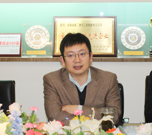 LD（中国）一站式服务平台董事长黄道元对左总一行到来表示热烈欢迎