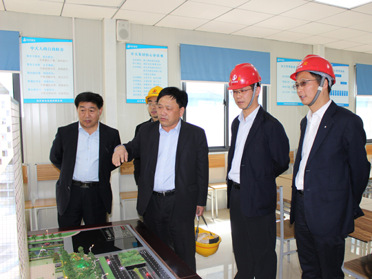 中天建设LD平台有关技术负责人向总经理一行介绍标准化建设情况
