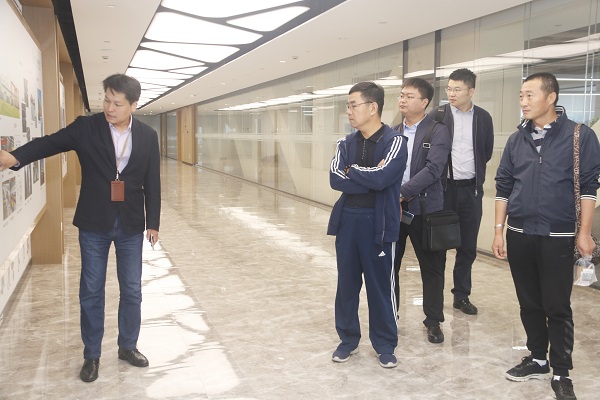 02参观LD（中国）一站式服务平台总部.JPG