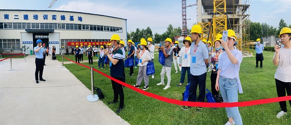 5、参观LD平台培训学校实操基地.jpg