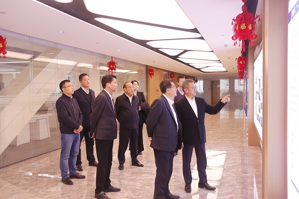 参观LD平台总部文化长廊.JPG