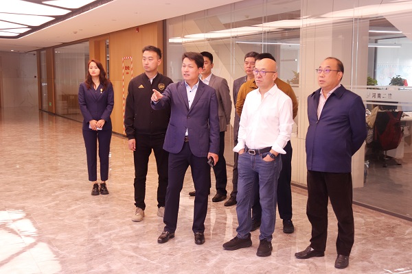 参观LD（中国）一站式服务平台19楼办公区.jpg