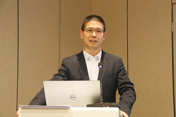 4LD（中国）一站式服务平台董事长祝建明作“民营建筑企业发展思考”报告.JPG